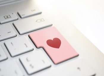 Kako se zaljubiti uz pomoć Interneta?
